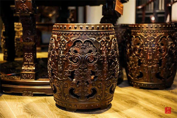 时光的笔触：中式家居里的岁月光泽